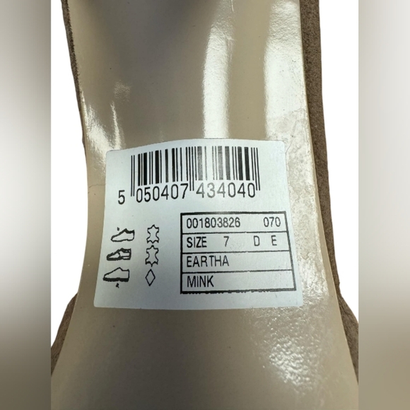 Clarks Heels Suede Brown Tan Size 7 EUC - Picture 7 of 7